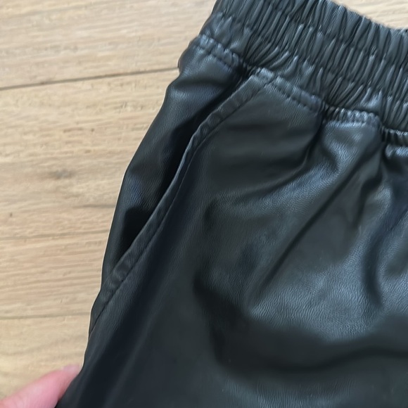 H&M faux leather shorts - Picture 3 of 5